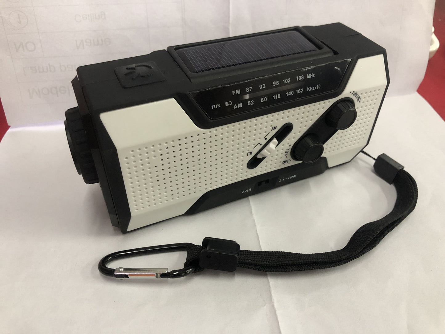 Hand crank solar radio